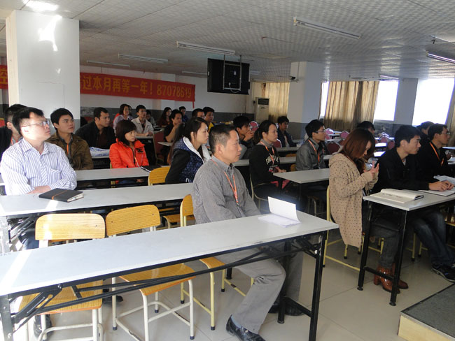 2013年12月，學員入學培訓