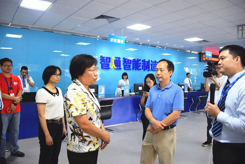 東莞市副市長喻麗君及相關領導組成的調研組到訪東莞倍增企業(yè)進行調研指導09