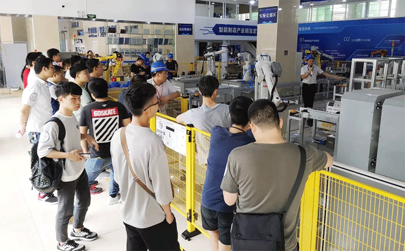 4月28日智通教育工業機機器人公開課01
